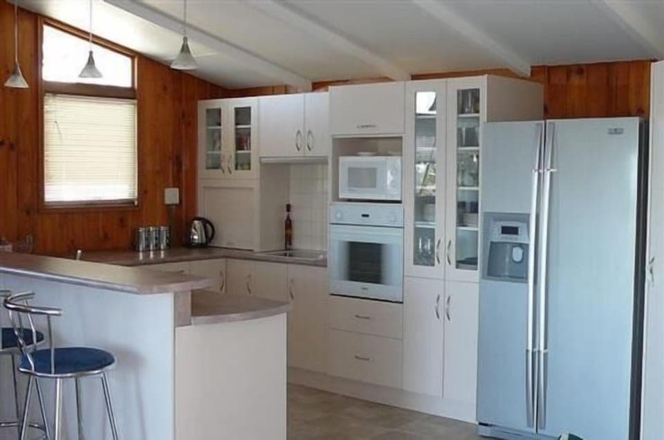 Kitchen with everything you could need.