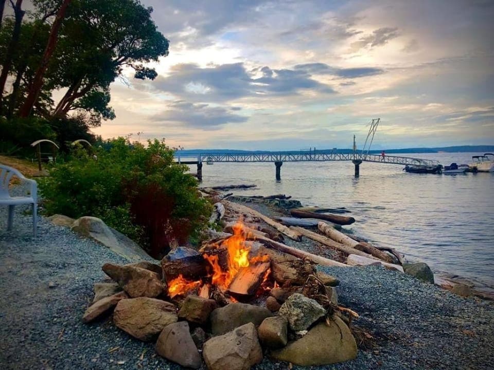Have some fun roasting marshmallows at our oceanside firepit