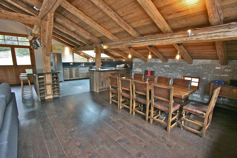 dining area  table seats up to 10 people comfortably