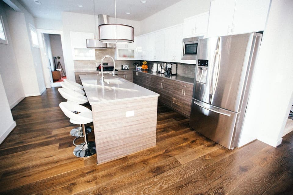 You'll love cooking in this open kitchen with a ton of cooking utensils!