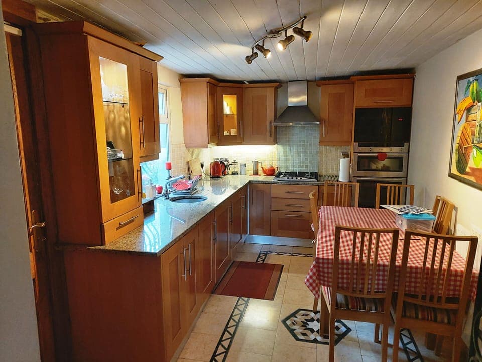 KITCHEN - Gas hob, electric oven, dishwasher, microwave, toaster, washer dryer 