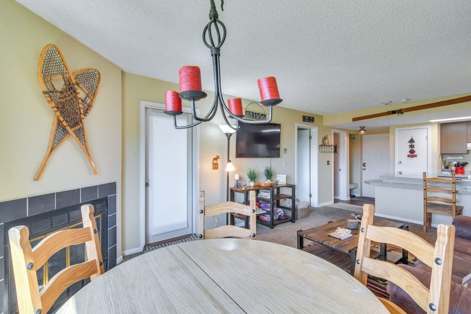 Dining Area | Wood-Burning Fireplace