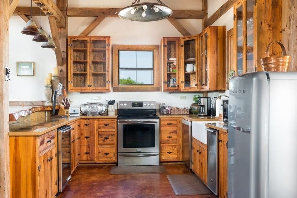 Full kitchen including icemaker & wine fridge.