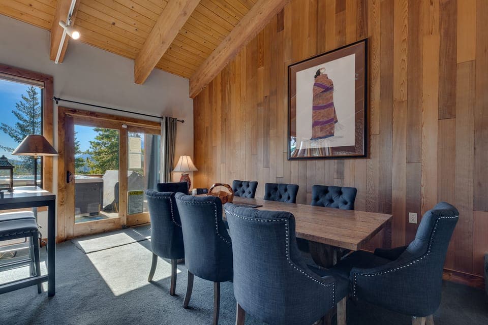 Living Room Dining Area