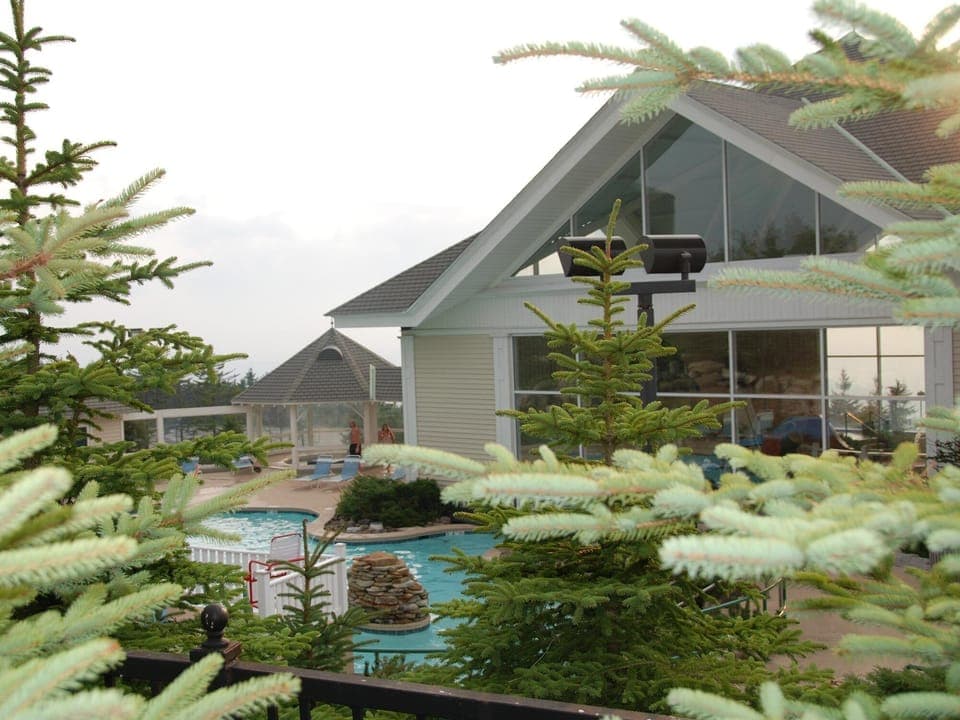 Swim and Hot Tub at Split Rock Pools. Is not included with rental, daily fee charged by Snowshoe per day per person,