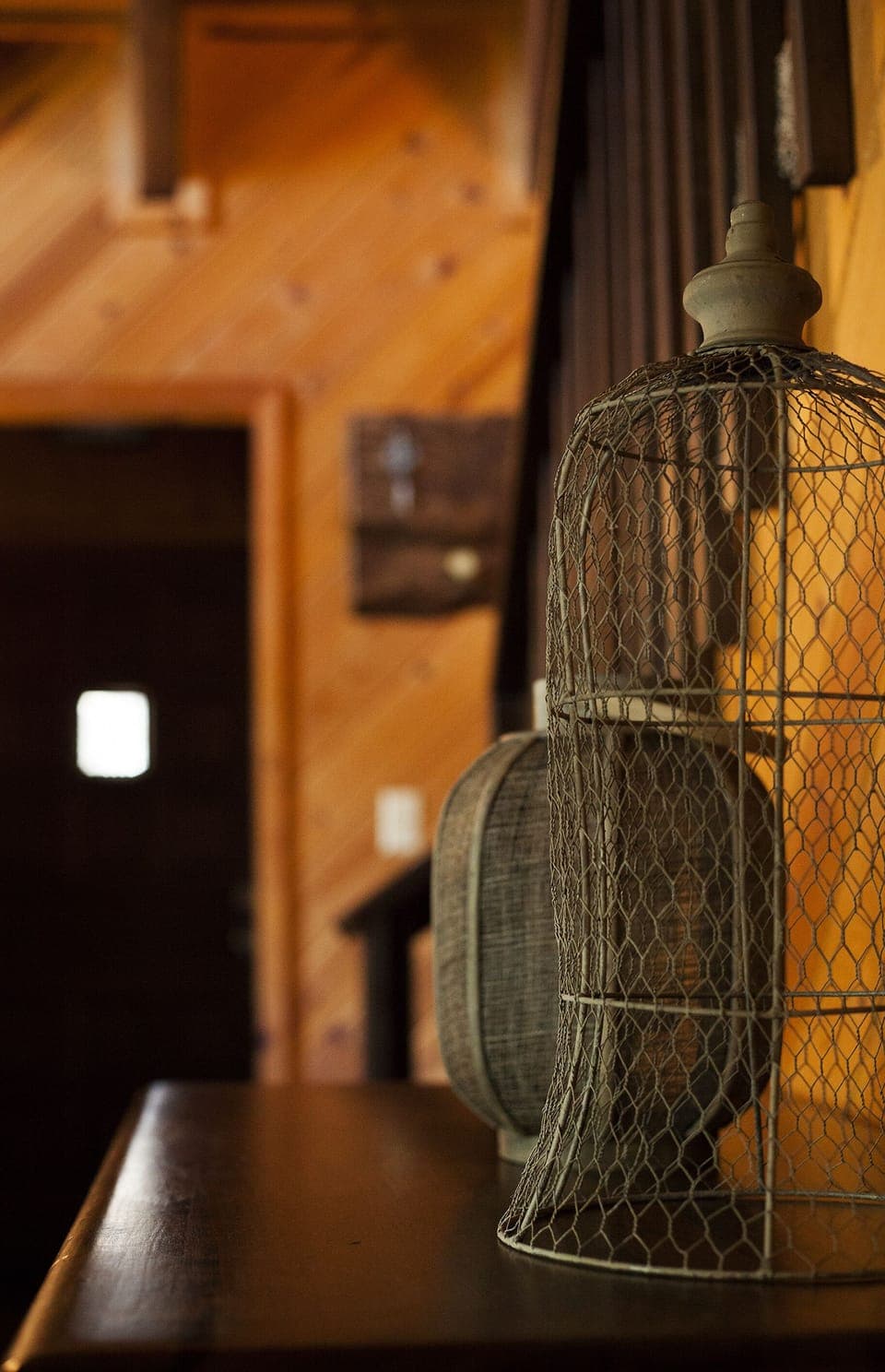 Charming decorations around the cabin help make the place very cozy.