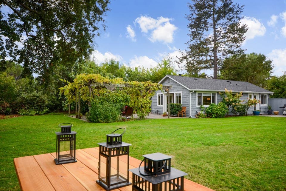 Picnic area on edge of the lawn