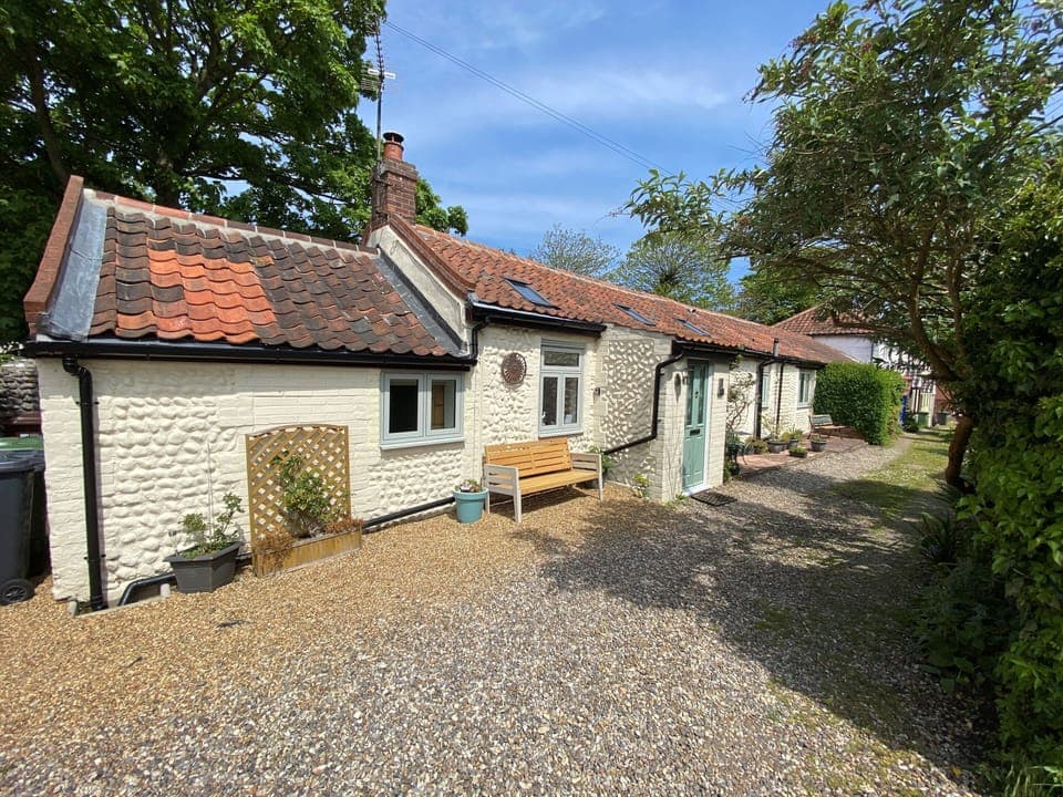 18th Century Cottage Renovated to an extremely high standard with care. Perfect!