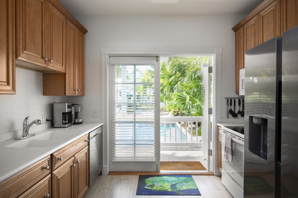 Main House Full Kitchen