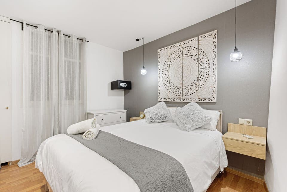 Bedroom with 150cm bed