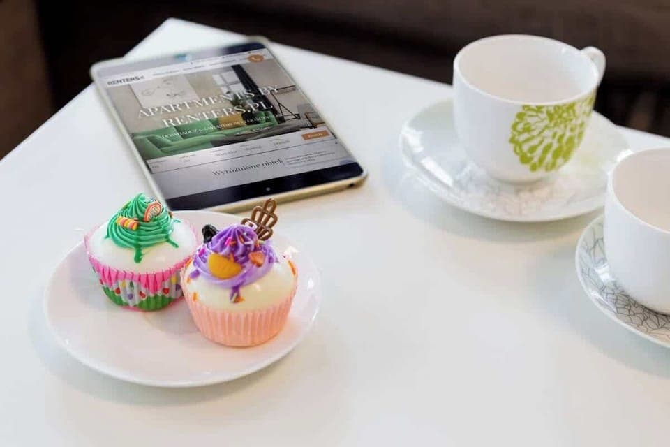 Decorative details in the apartment. 