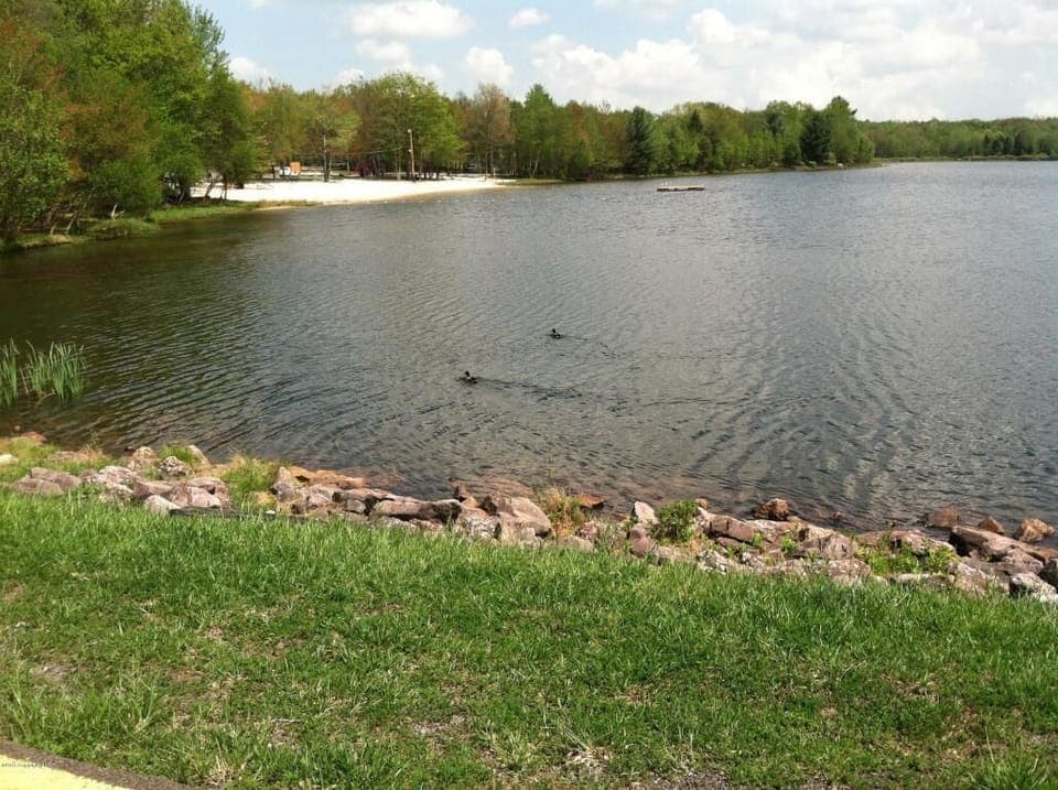 Lake Shargri la