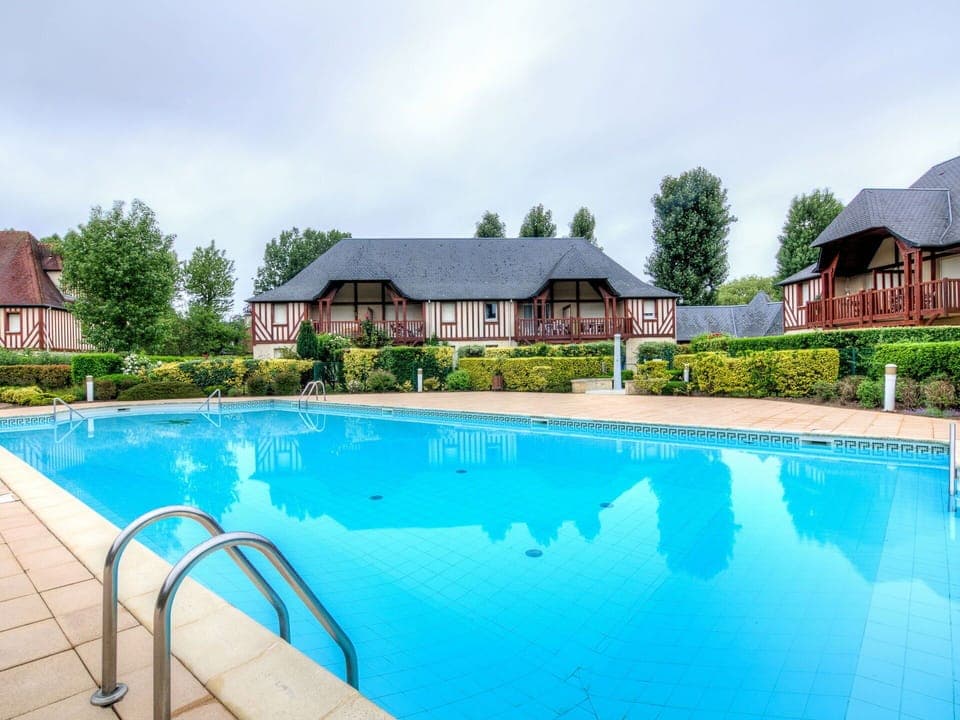 Swimming Pool, Property, House, Real Estate, Leisure, Resort, Building, Leisure Centre, Home, Residential Area