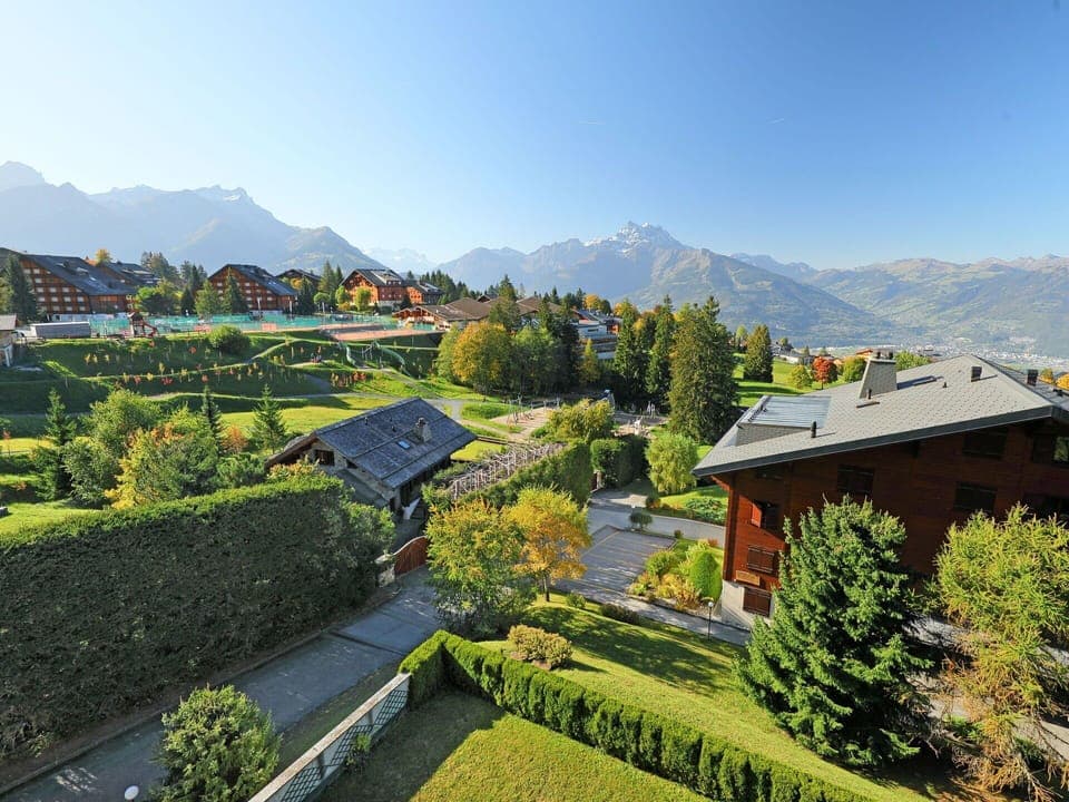 Sky, Plant, Mountain, Property, Nature, Building, Natural Landscape, Architecture, Vegetation, Land Lot