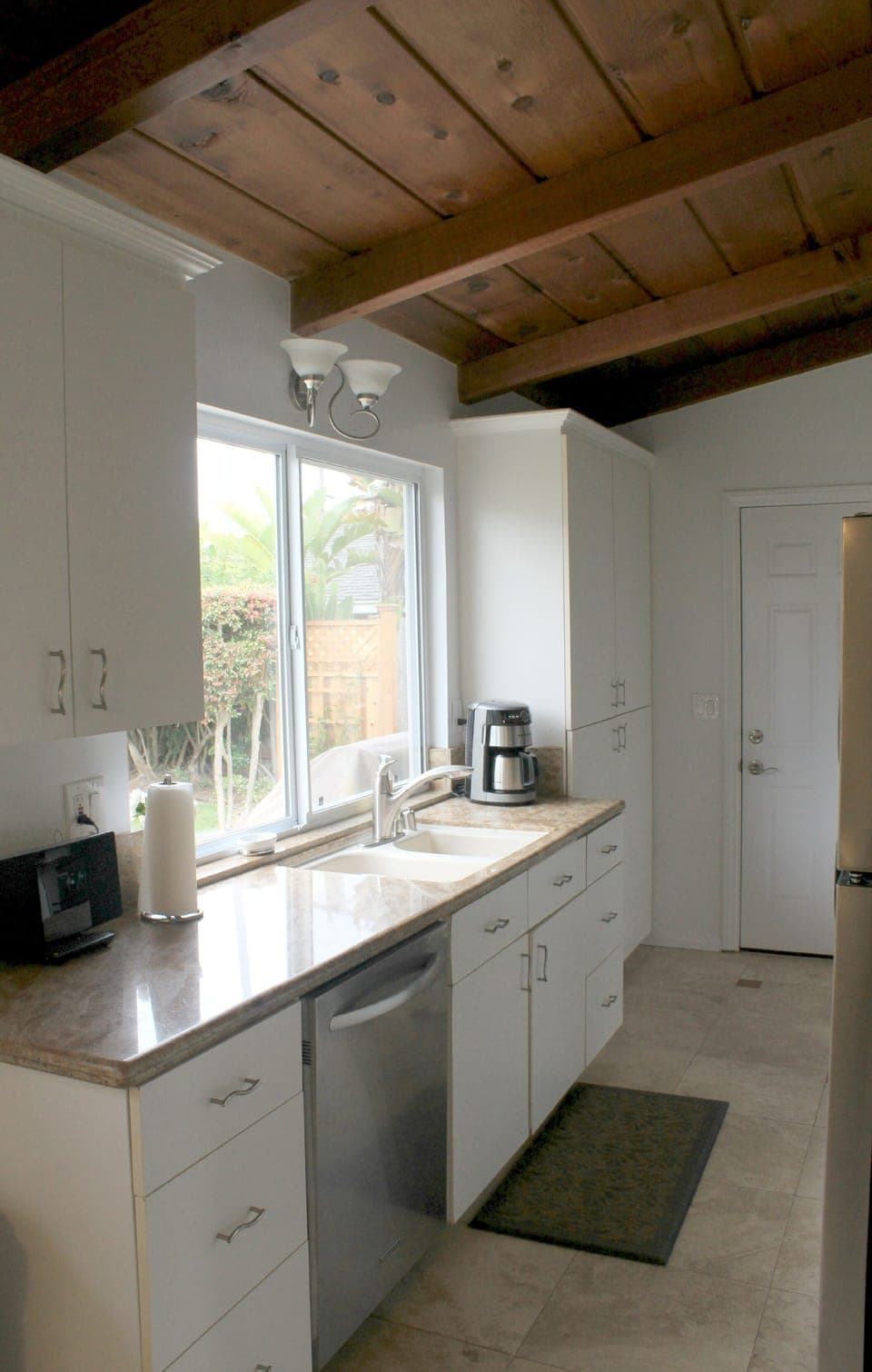 Kitchen Outlooks Beautiful Backyard 