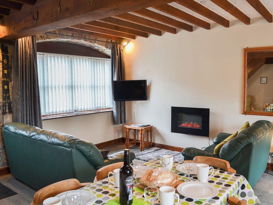 Open plan living space | Hen Stabl - Parciau Farm Cottages, Caernarfon