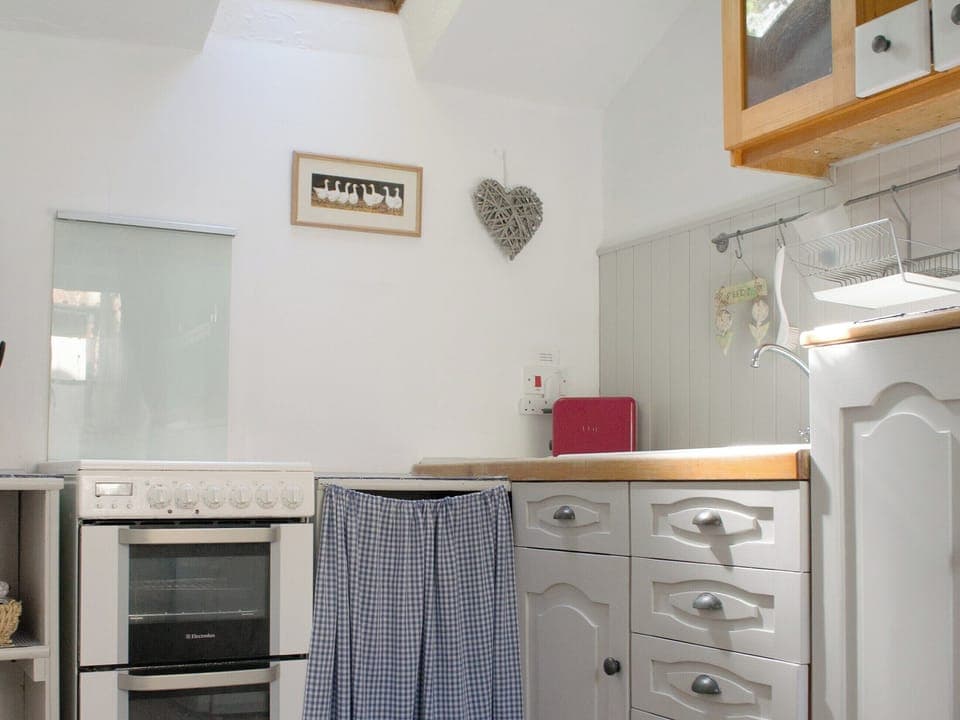 Charming kitchen | Hollies Cottage, Draycott, near Cheddar