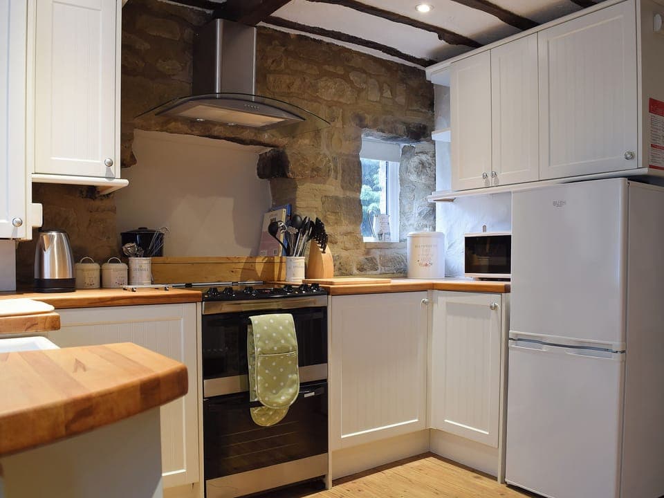 Kitchen and dining area | April Cottage - Spring Cottages, Settle