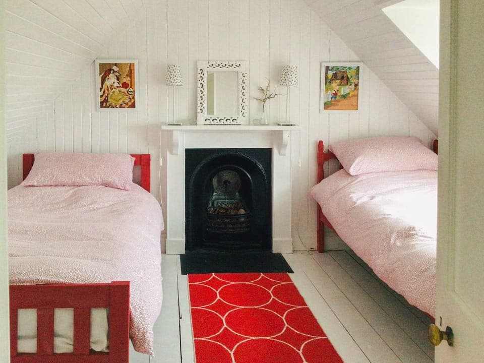 Twin bedroom | Owl Cottage, Lothmore, Helmsdale