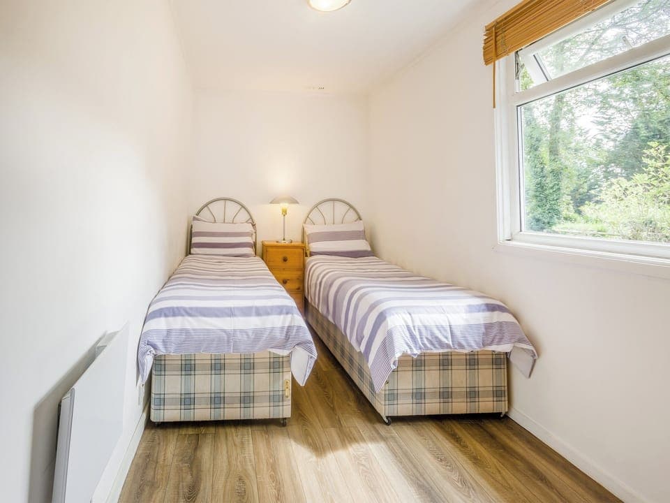 Twin bedroom | Keeper&rsquo;s Wood - At Berridon Lodges, Bradworthy, near Holsworthy
