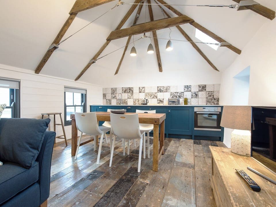 Characterful kitchen/ dining area | 9 Chapel Street, Mousehole, near Penzance