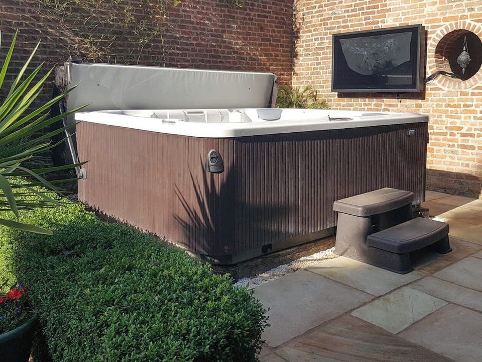 Luxurious hot tub | Hockwold Hall, Hockwold, near Thetford
