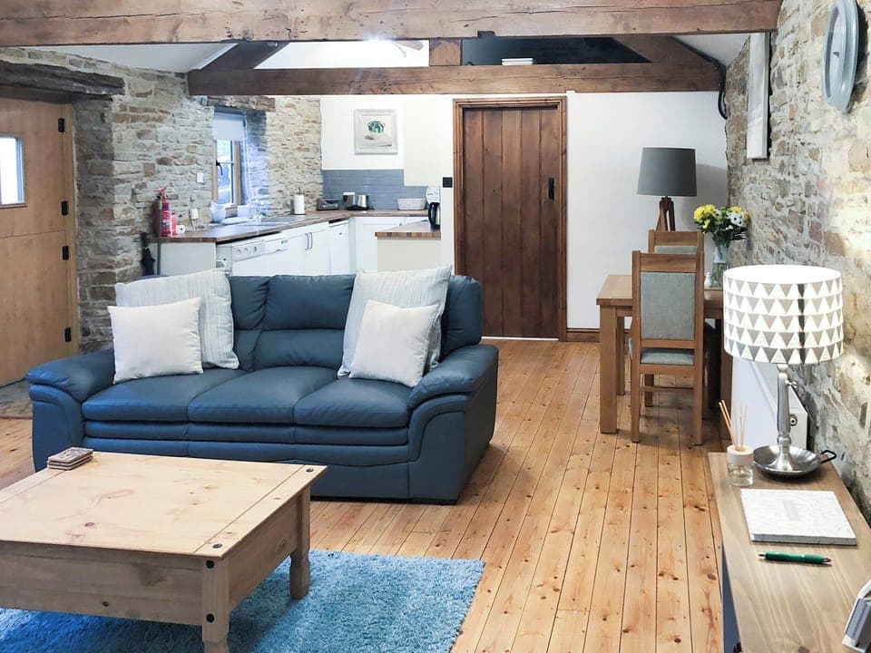 Living area | Green Farm Cottages - The Old Cow Shed - Green Farm Holiday Cottages, Cutthorpe, near Chesterfield