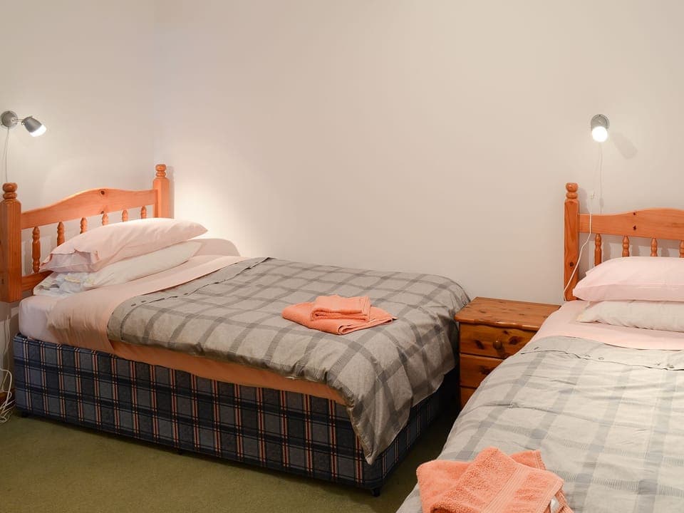 Comfortable twin bedded room | Watermill Cottages - Watermill Cottages, John O&rsquo; Groats