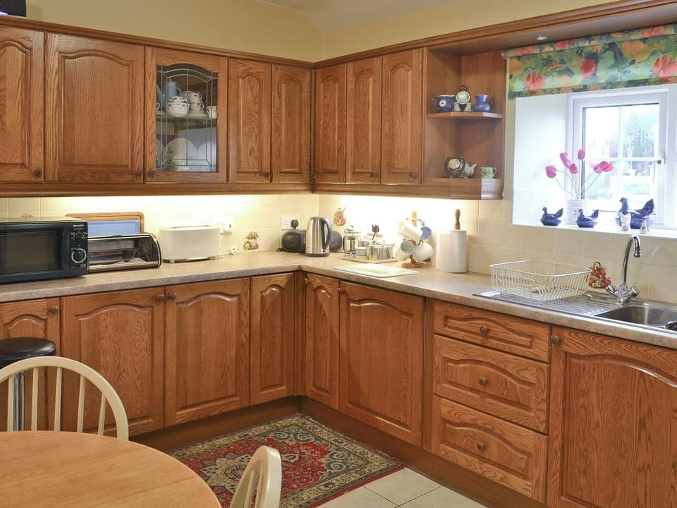 Kitchen/diner | Cae Bach Cottage, Dinas, Lleyn Peninsula