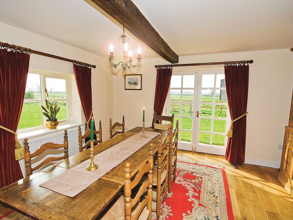 Brook Farm Cottage dining room | Brook Farm Cottage, Minshull Vernon, Nantwich