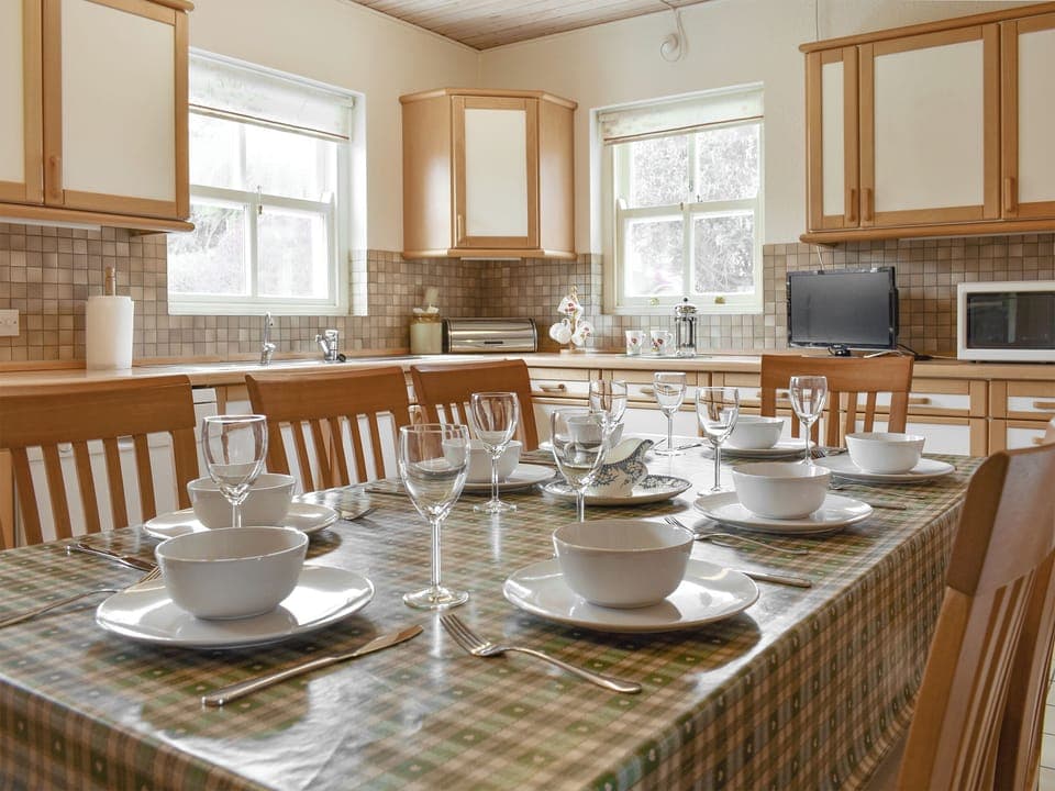 Fully appointed fitted kitchen with dining area | Paddock House, Middleham, near Leyburn