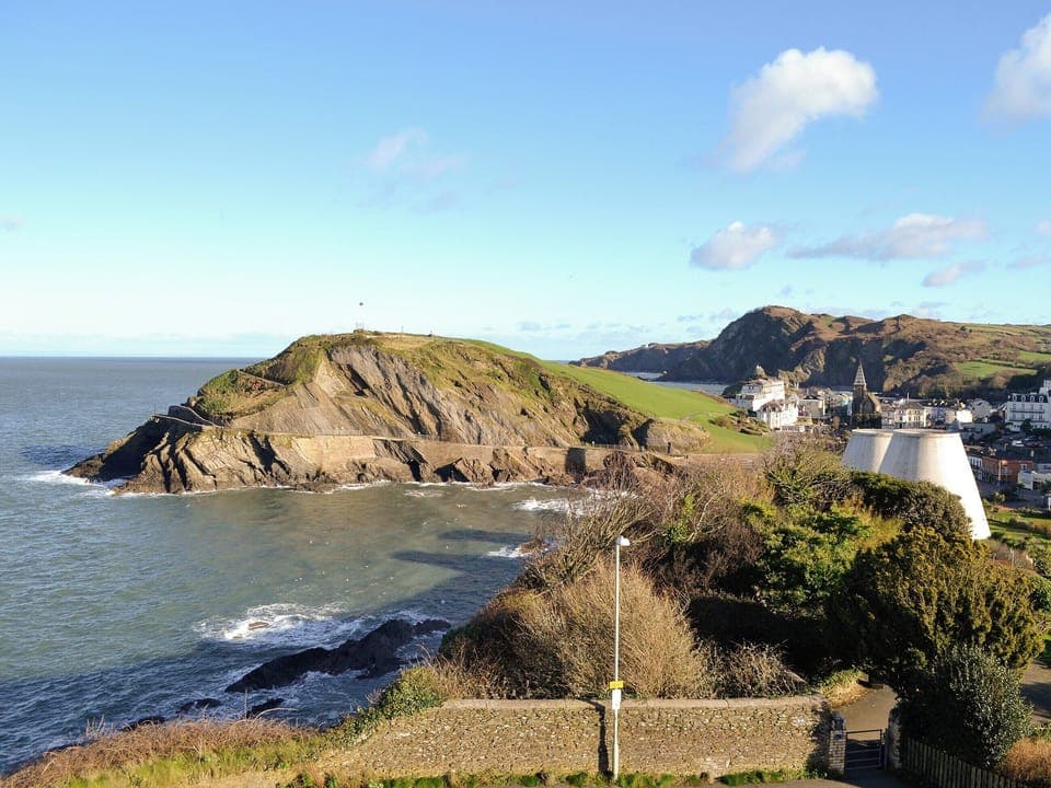 Sea views | Apartment 6, Ilfracombe