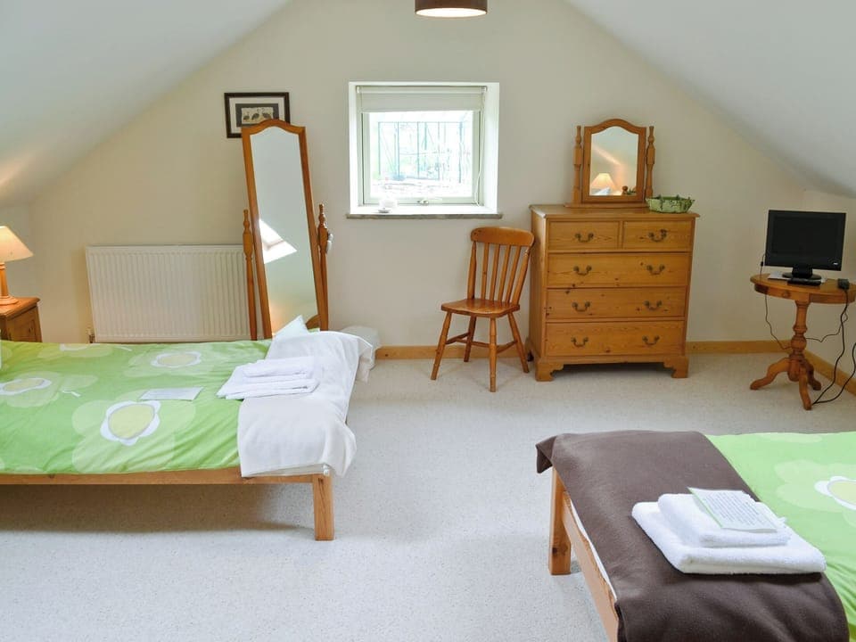 Twin bedroom | West Barn, Holymoorside, nr. Chesterfield