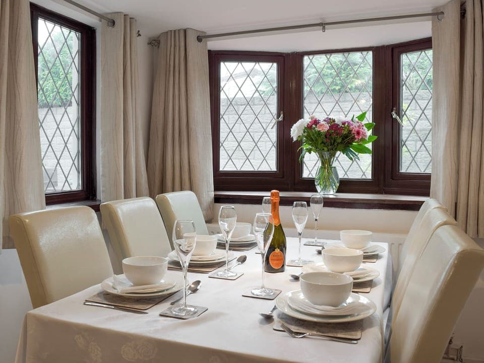 Light and airy dining space | Sea Breeze, The Mumbles