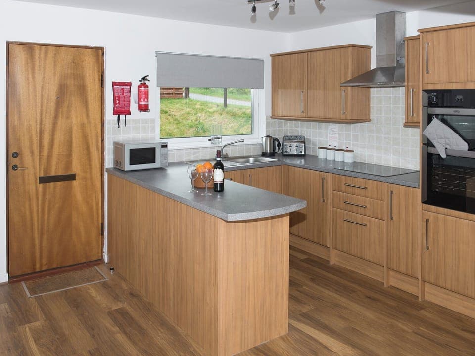 Well-equipped fitted kitchen | Rosdail, Inverinate, near Kyle