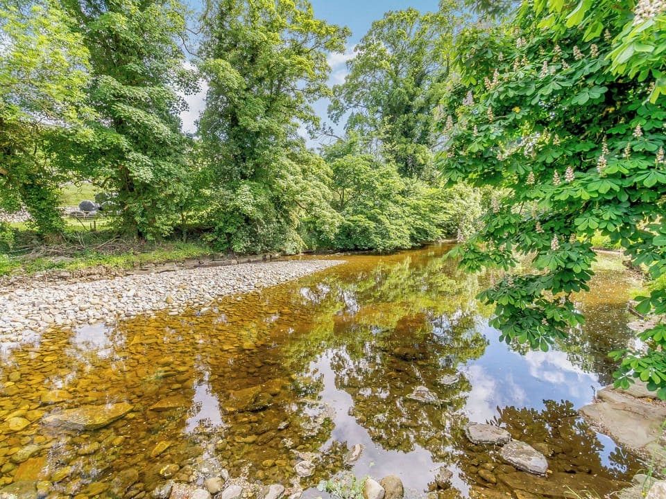 Garden and grounds | Coach House - The Grange, West Burton, near Leyburn