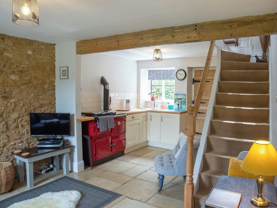 Stylish open plan living space | Squirrel Cottage, Hook Norton, near Chipping Norton