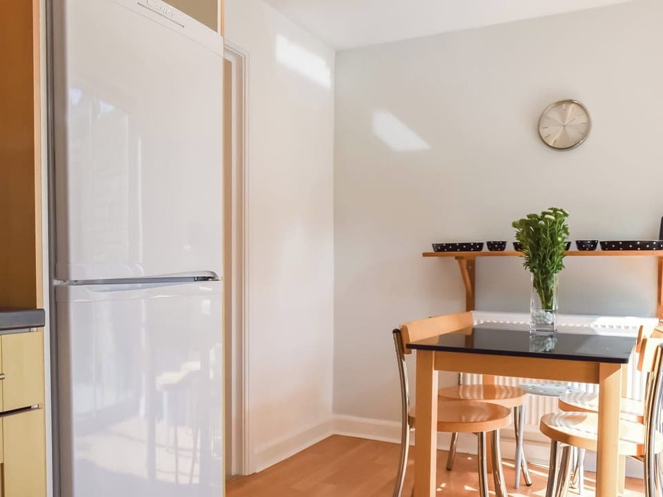 Contemporary diing table and chairs | The House on the Green, Chipping Norton