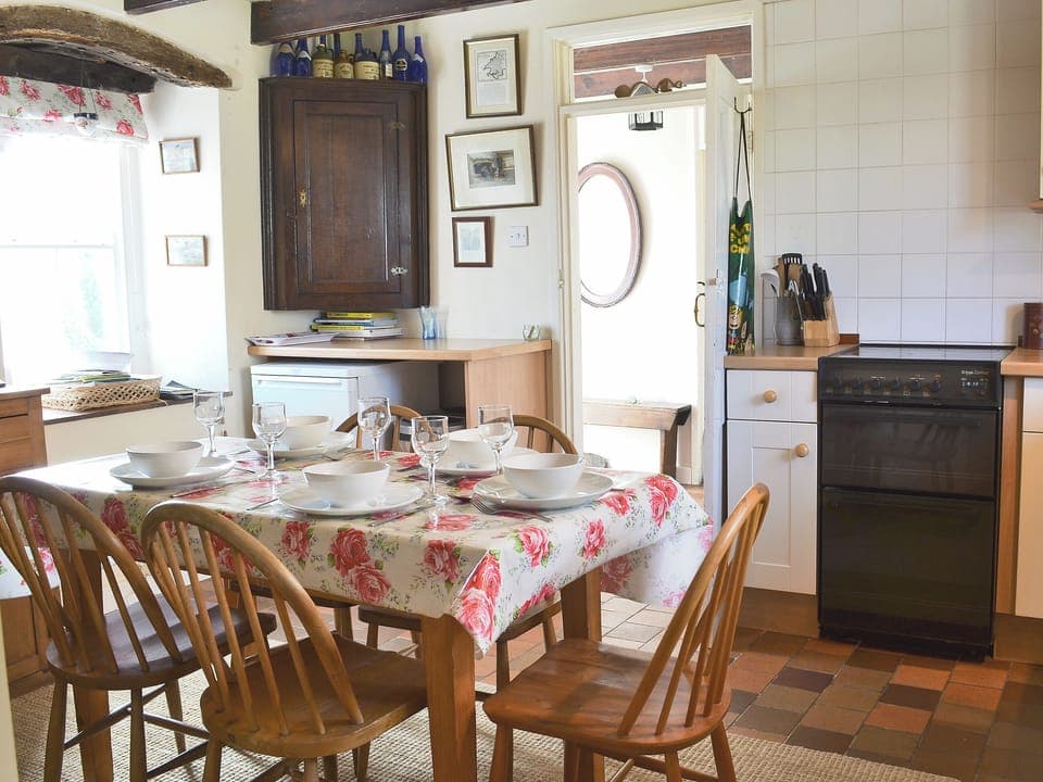 Kitchen/diner | Trem-Y-Don Cottage, Trefin, nr. St. David&rsquo;s