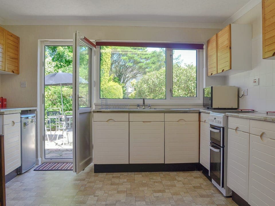 Spacious kitchen | Ty Draw, Garnant, near Ammanford