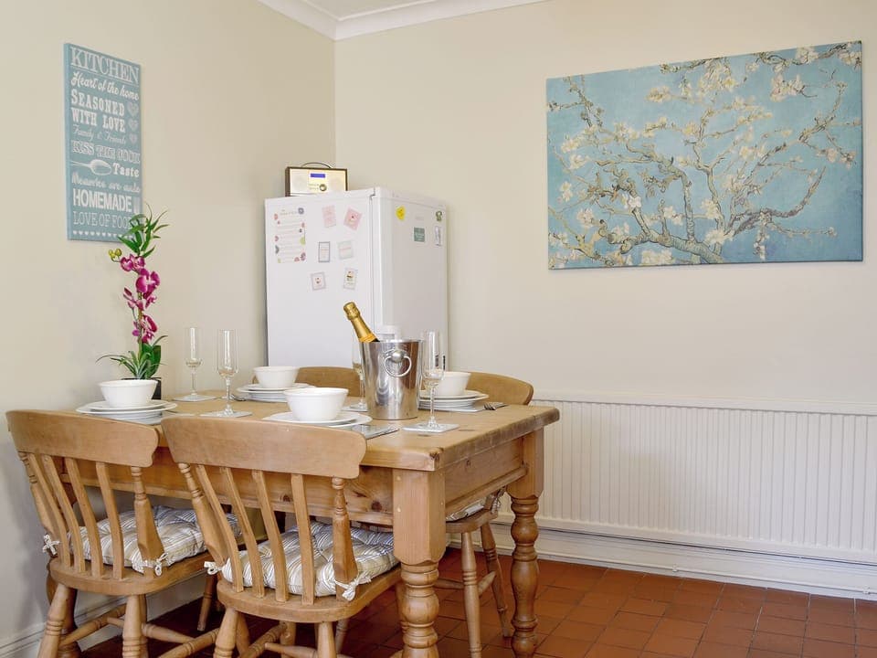 Quaint kitchen/ dining area | Draig&rsquo;s Cottage, Abergavenny