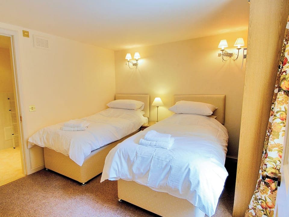 Courtyard Cottage twin bedded room | Courtyard Cottage, Mellerstain, nr. Kelso