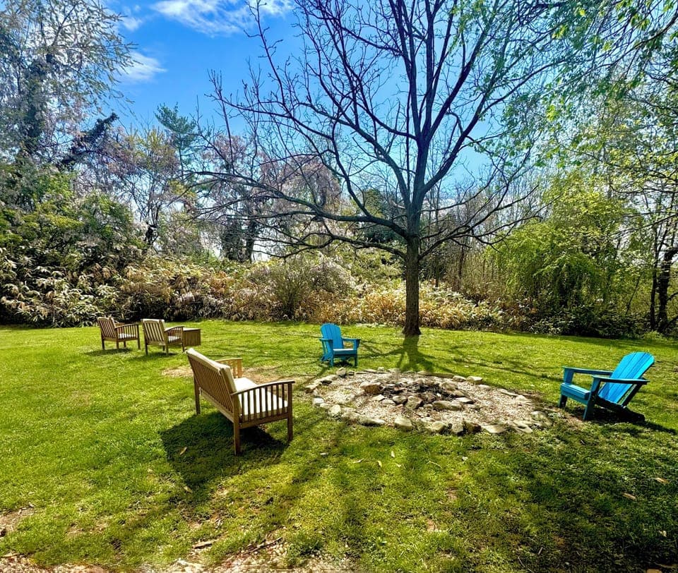 Relax in the private back yard. S'mores around the fire pit 
