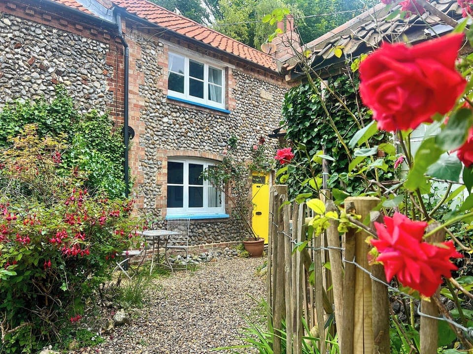 Garden | Forge Cottage - Blacksmiths Cottages, Stiffkey