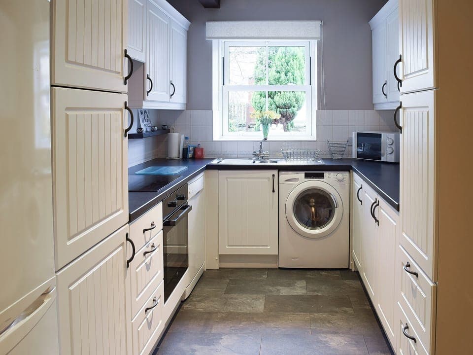 Double bedroom | Manor Farm Cottage, Carperby near Leyburn