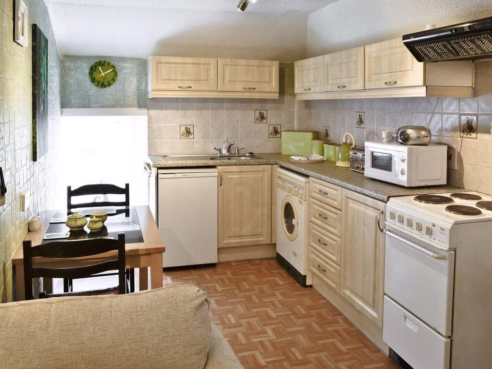 Open plan living/dining room/kitchen | Rosecraddoc Manor - Gamekeepers, Liskeard