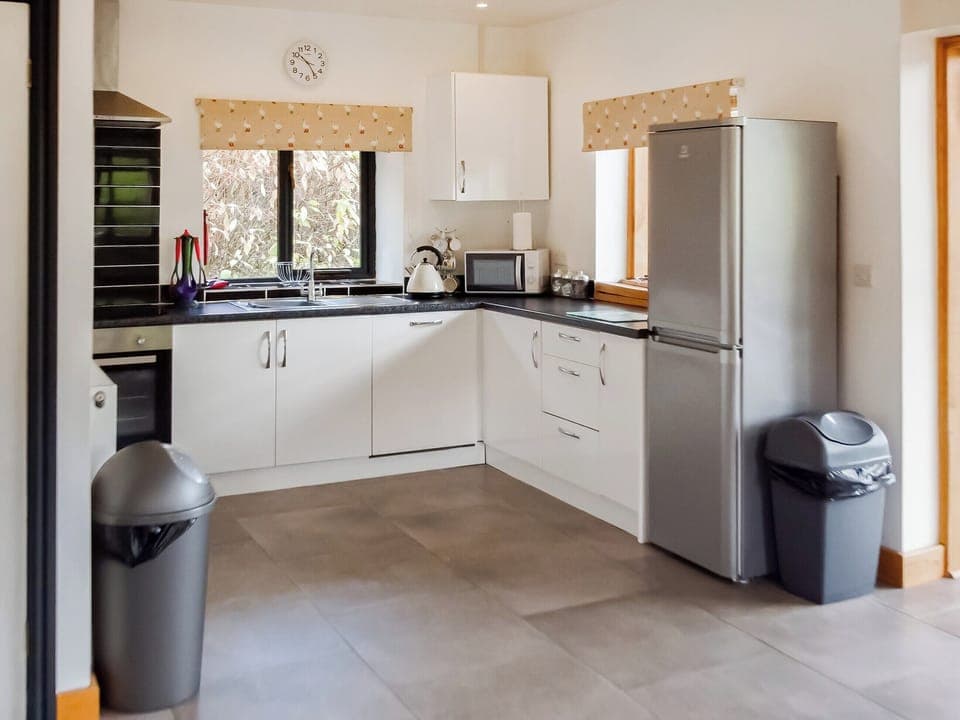 Kitchen | Oak View Cottage - Mill Farm Holiday Cottages, Heyope, near Knighton
