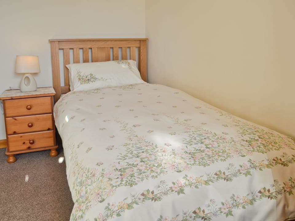 Single bedroom | Fron Erch Cottages - Fron Erch Cottages, Abererch, near Pwllheli
