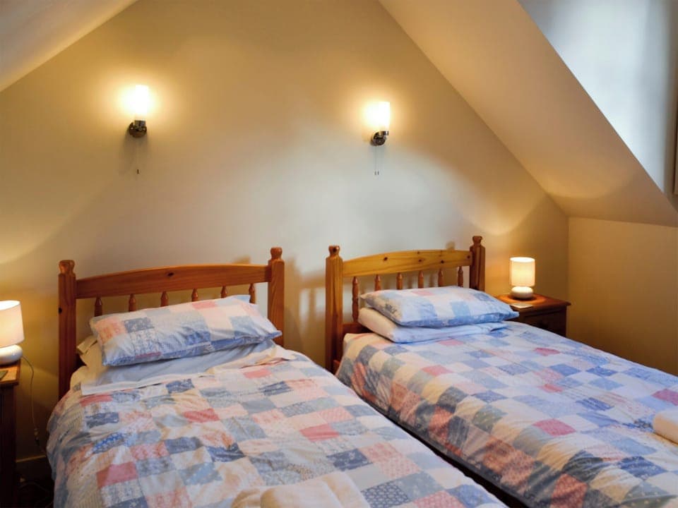 Twin bedroom | Kirsty Cottage, Moffat