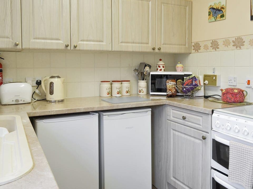 Fully appointed fitted kitchen | Cosy Corner, Bridlington
